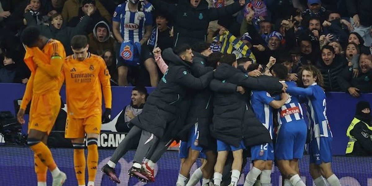 Taktik-Espanyol-Kombinasi-Bertahan-Rapat-dan-Serangan-Balik
